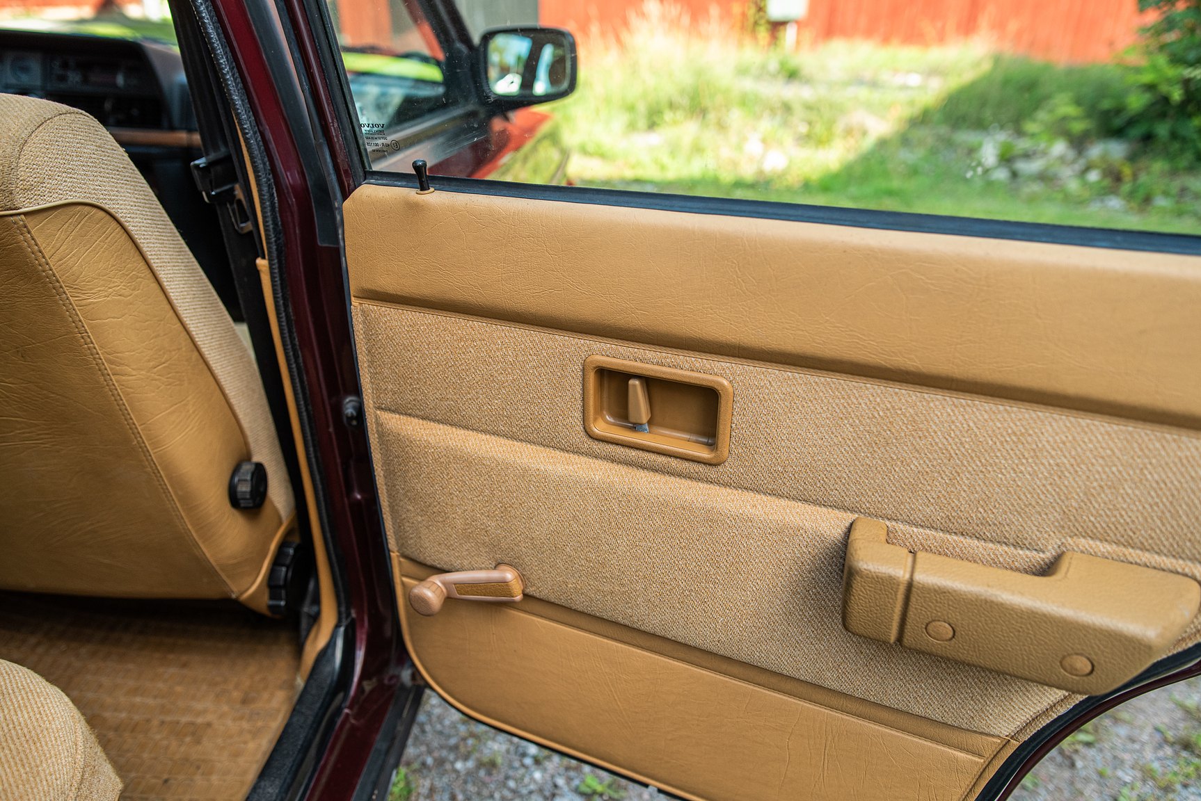 Innenraumfoto von 1993 Volvo 245 GL Classic "No Reserve Auction"