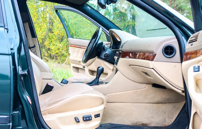 2002 BMW 530i Touring – Interior