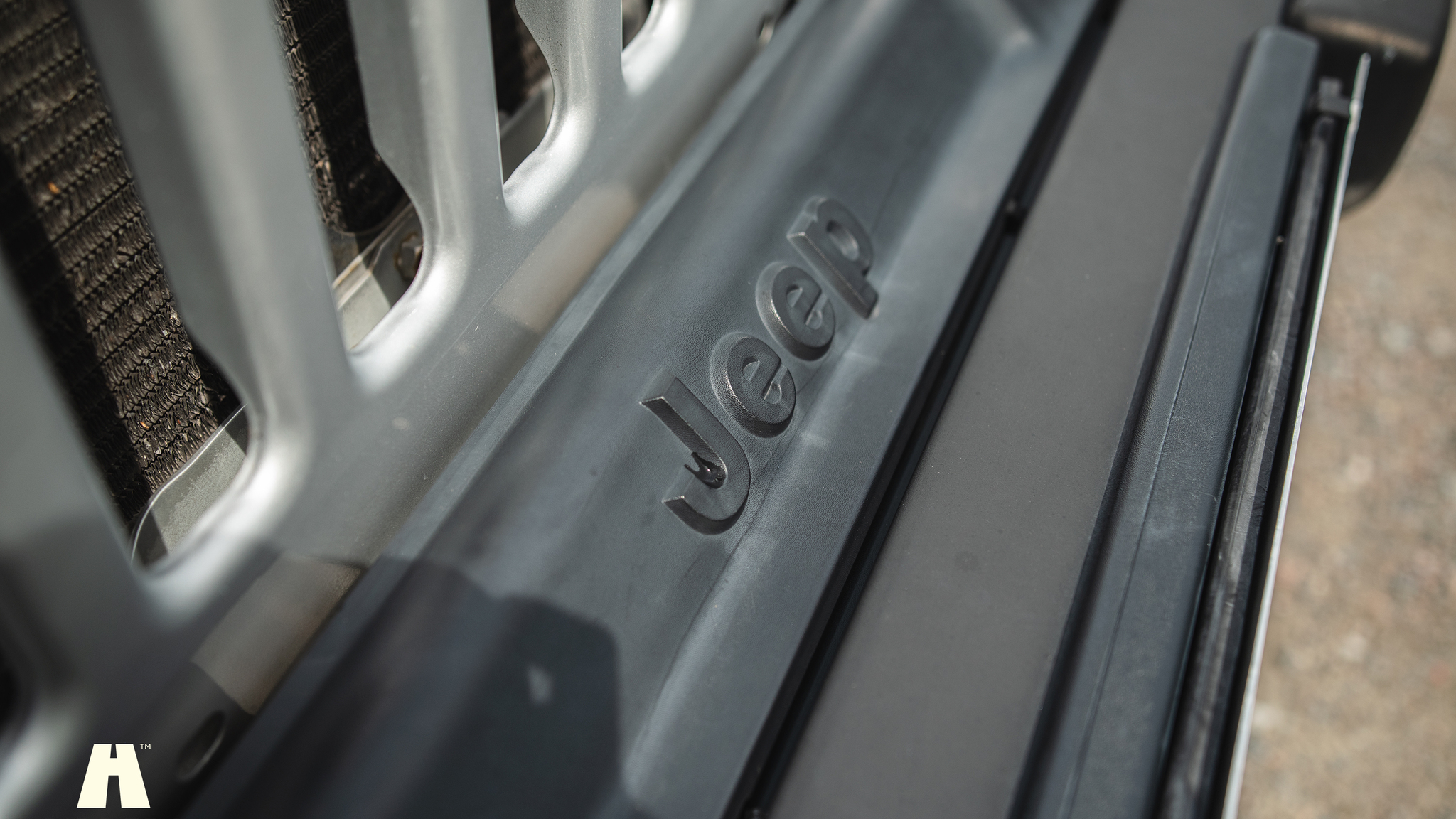 Exteriörbild på 2006 Jeep Wrangler 4.0L Sahara 