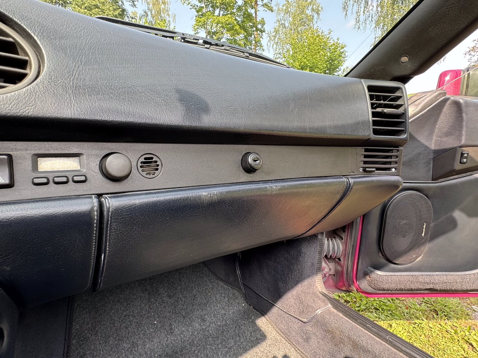 Interior image of 1990 Porsche 944 S2 Convertible