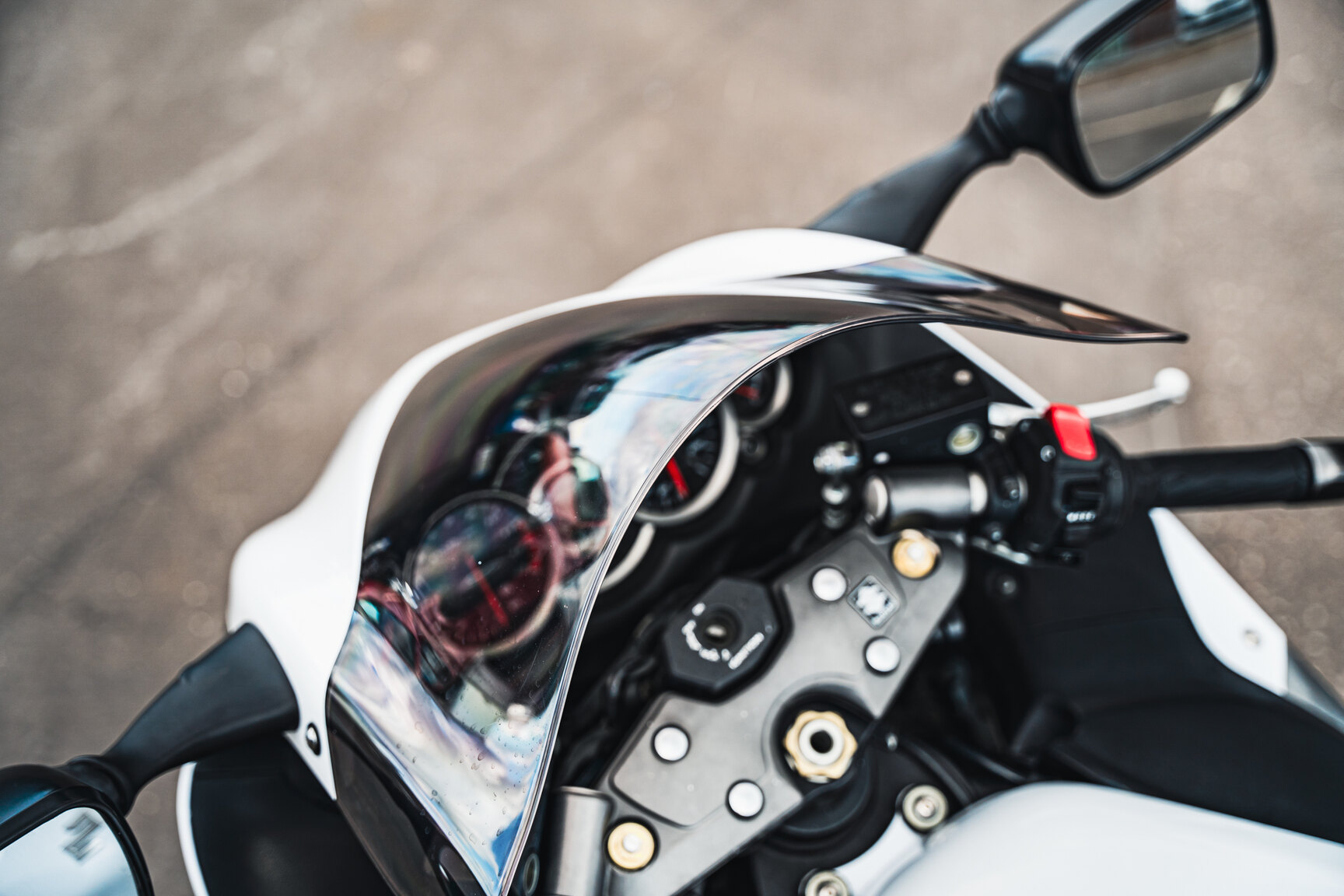 Exteriörbild på 2013 Suzuki GSX1300R Hayabusa