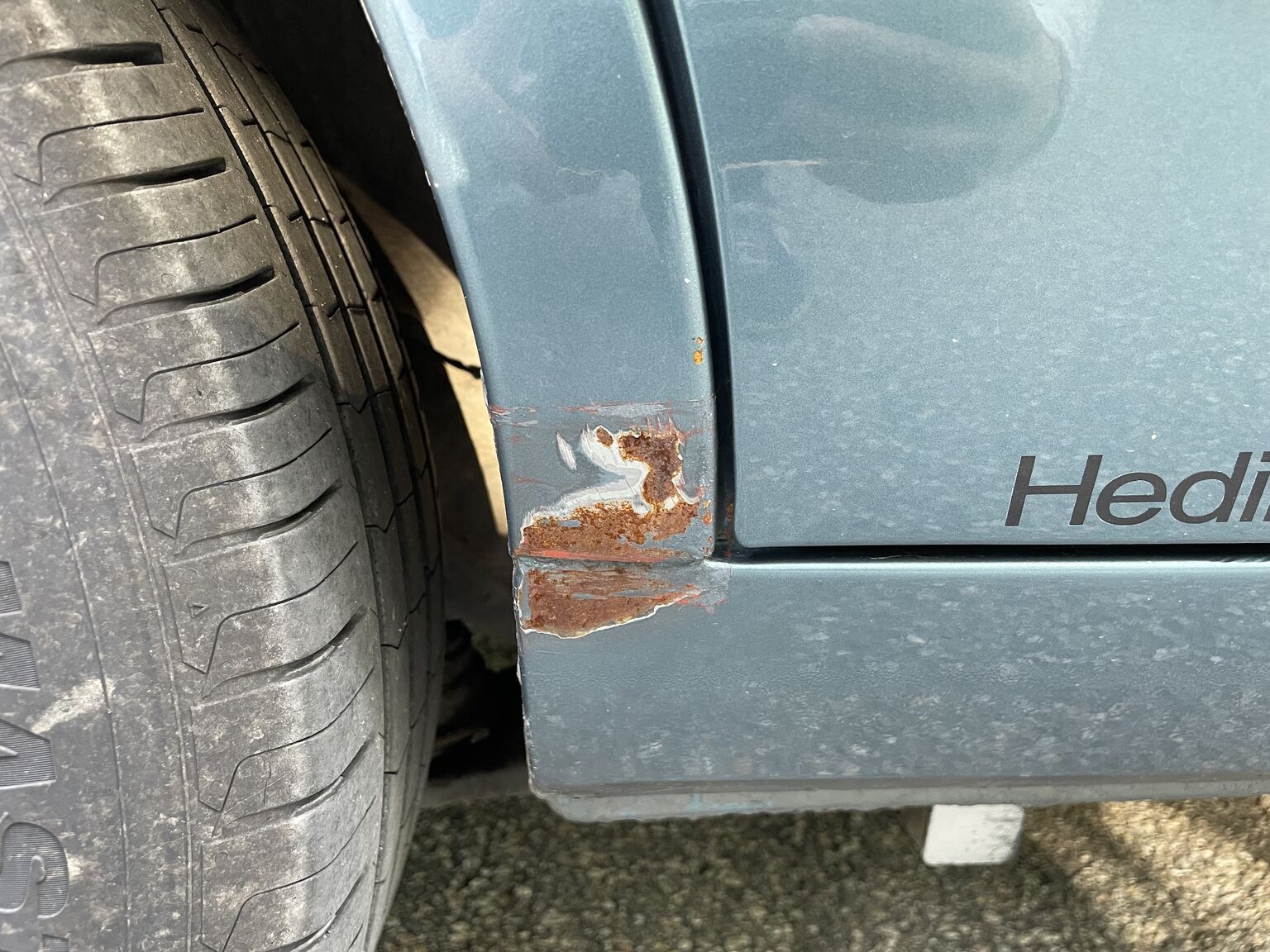 Exteriörbild på 1998 Jaguar XJ8 Sovereign (16)