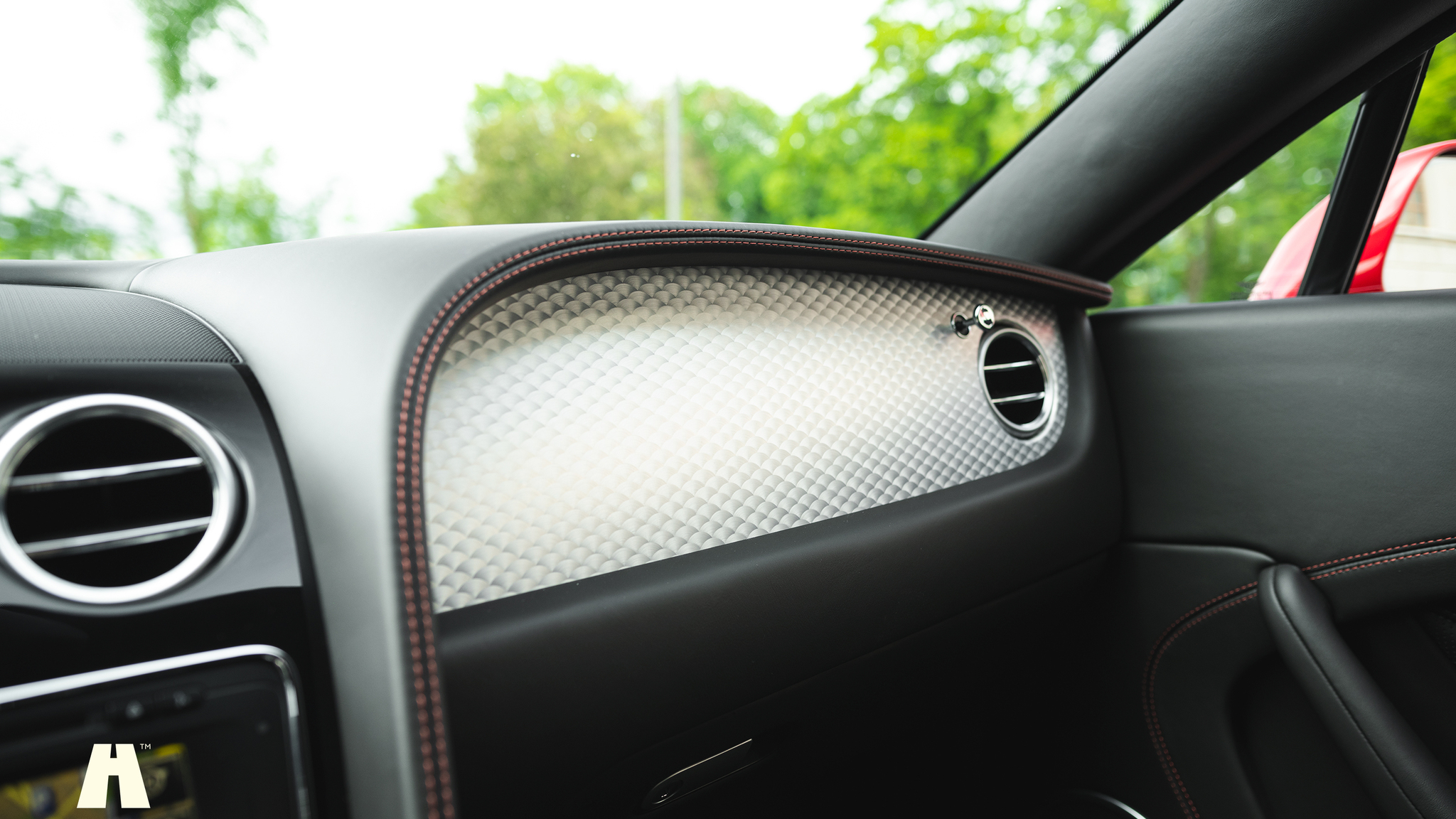 Innenraumfoto von 2013 Bentley Continental GT V8 (32)