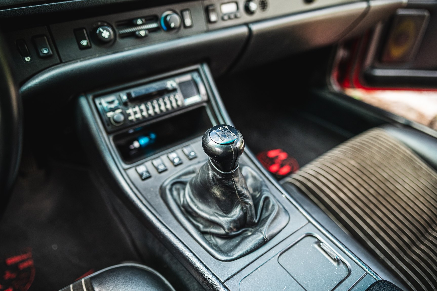 Interior image of 1988 Porsche 944