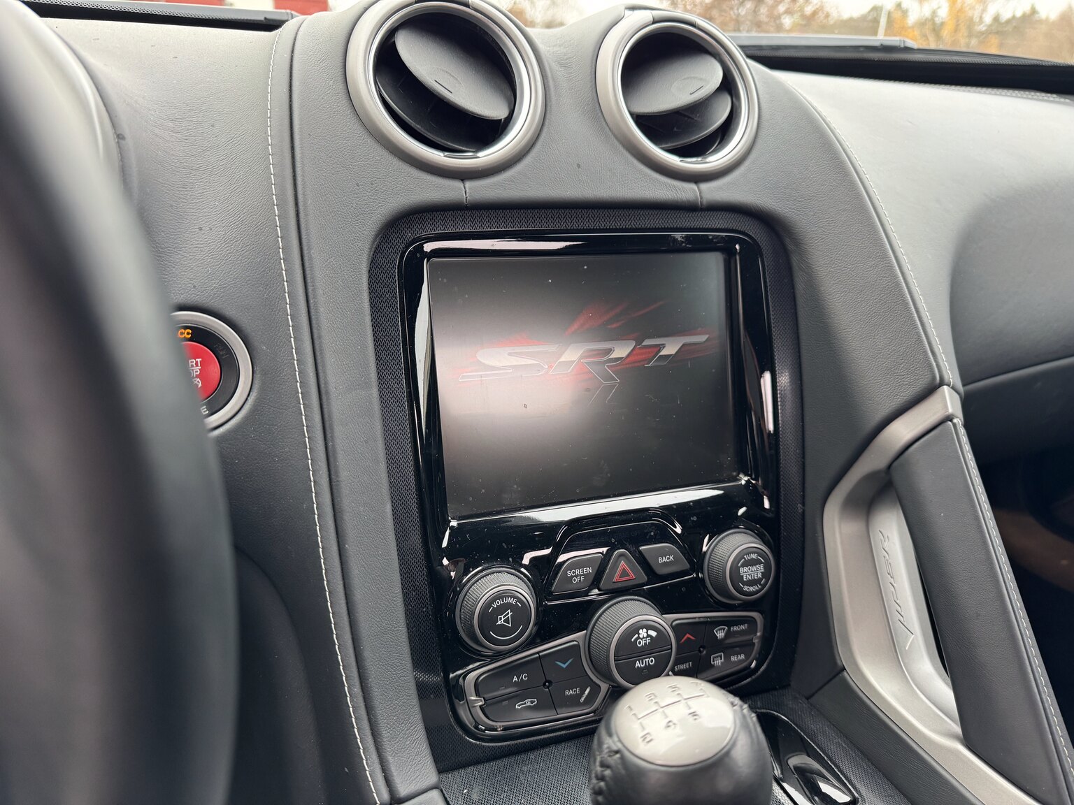 Interior image of 2014 Dodge Viper GTS (23)