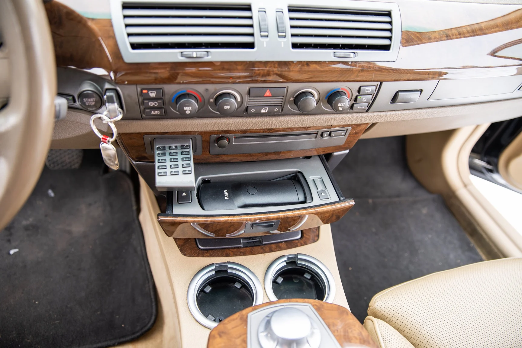 Interiörbild 2002 BMW  745 iA (16)