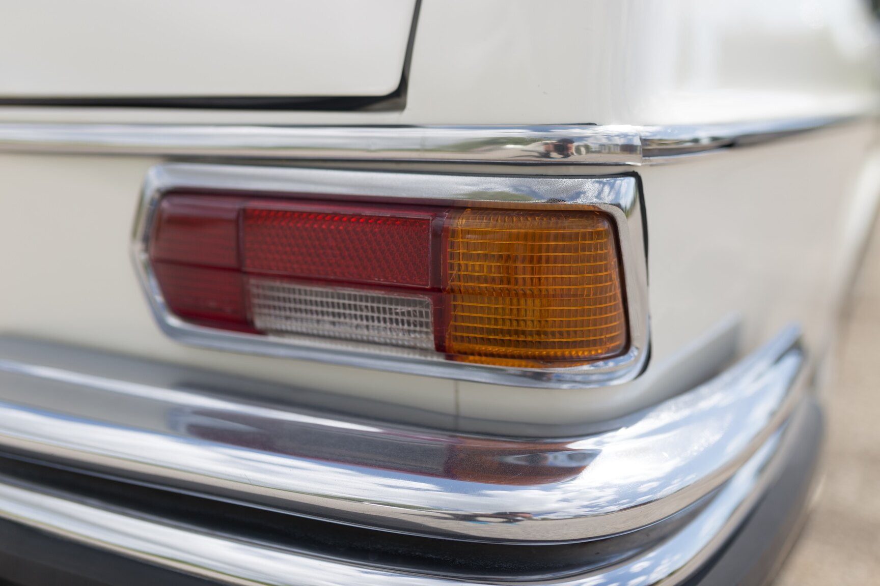 Exteriörbild på 1966  Mercedes-Benz 250 