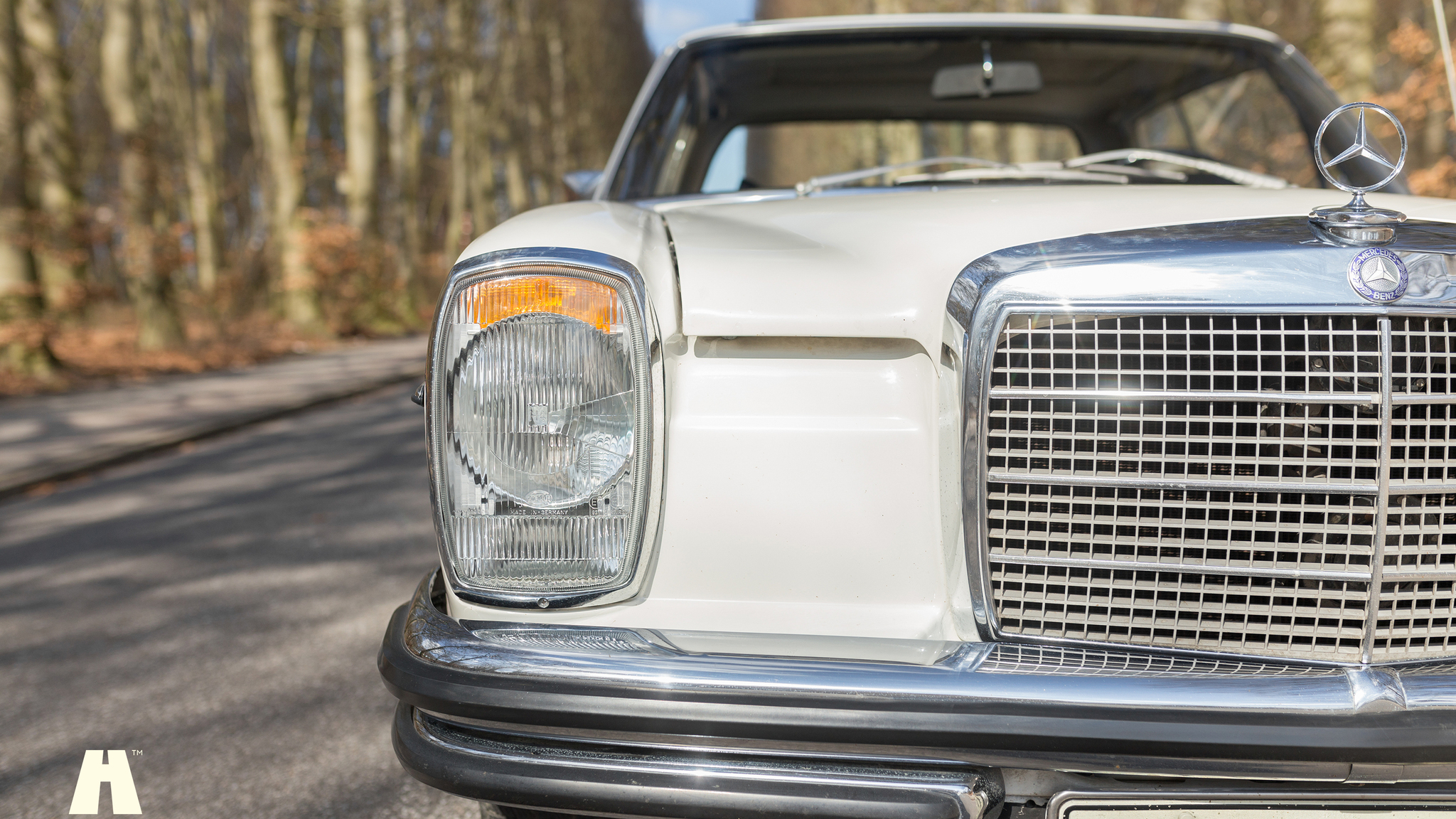 Exteriörbild på 1970 Mercedes 250 CE
