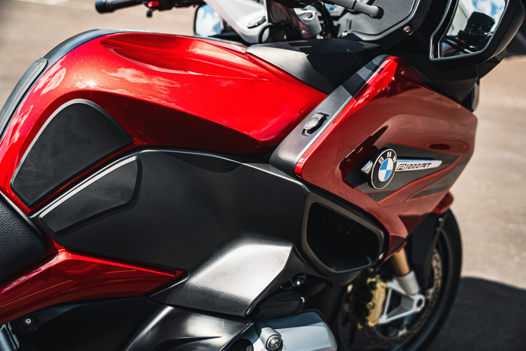 Exteriörbild på 2018 BMW R 1200 RT