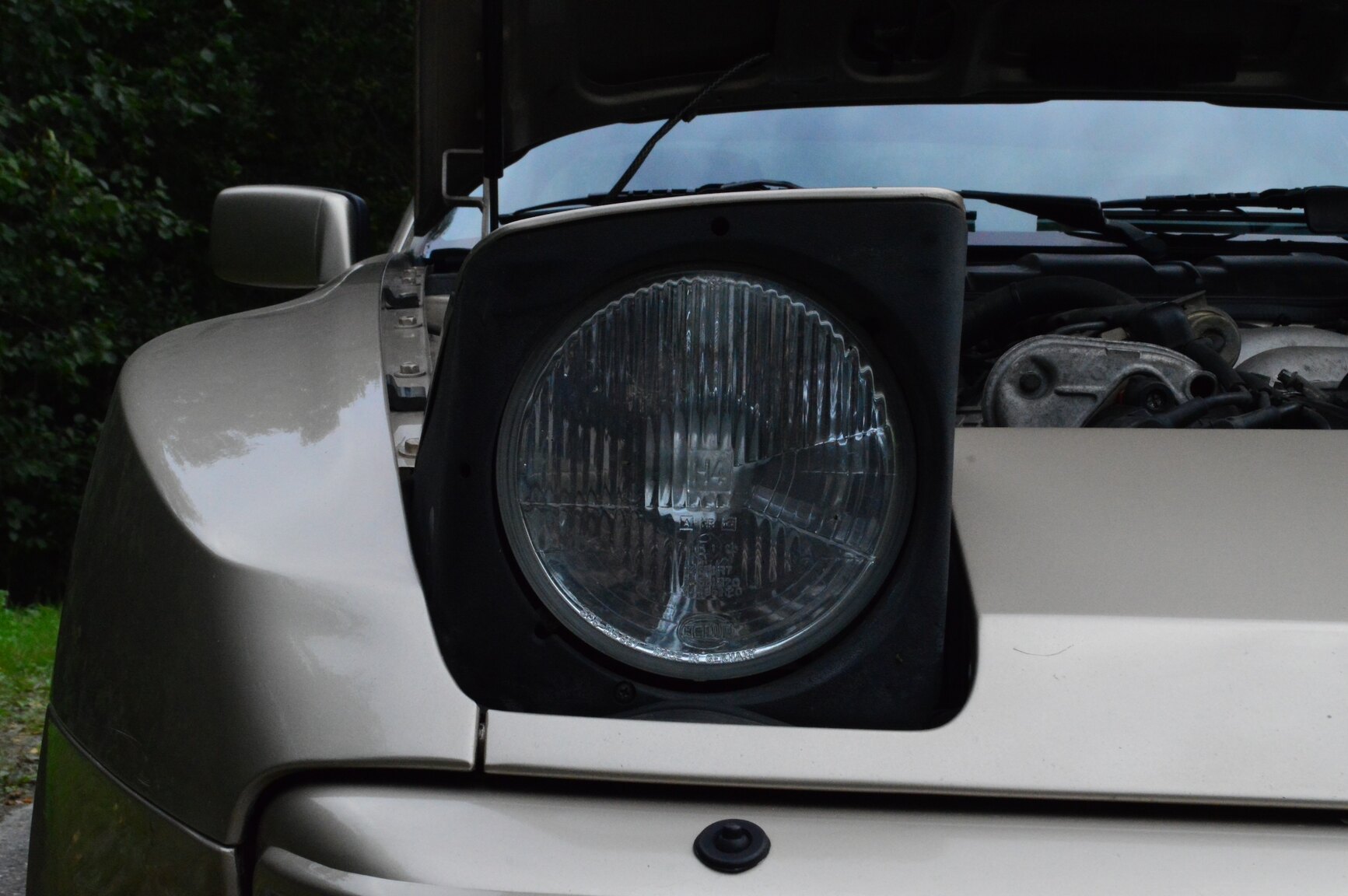 Exterior image of 1986 Porsche 944 Coupé