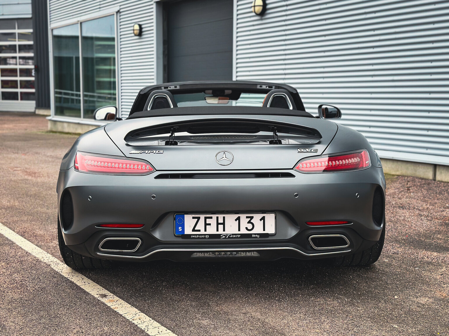 Exteriörbild på 2018 Mercedes Benz AMG GT C