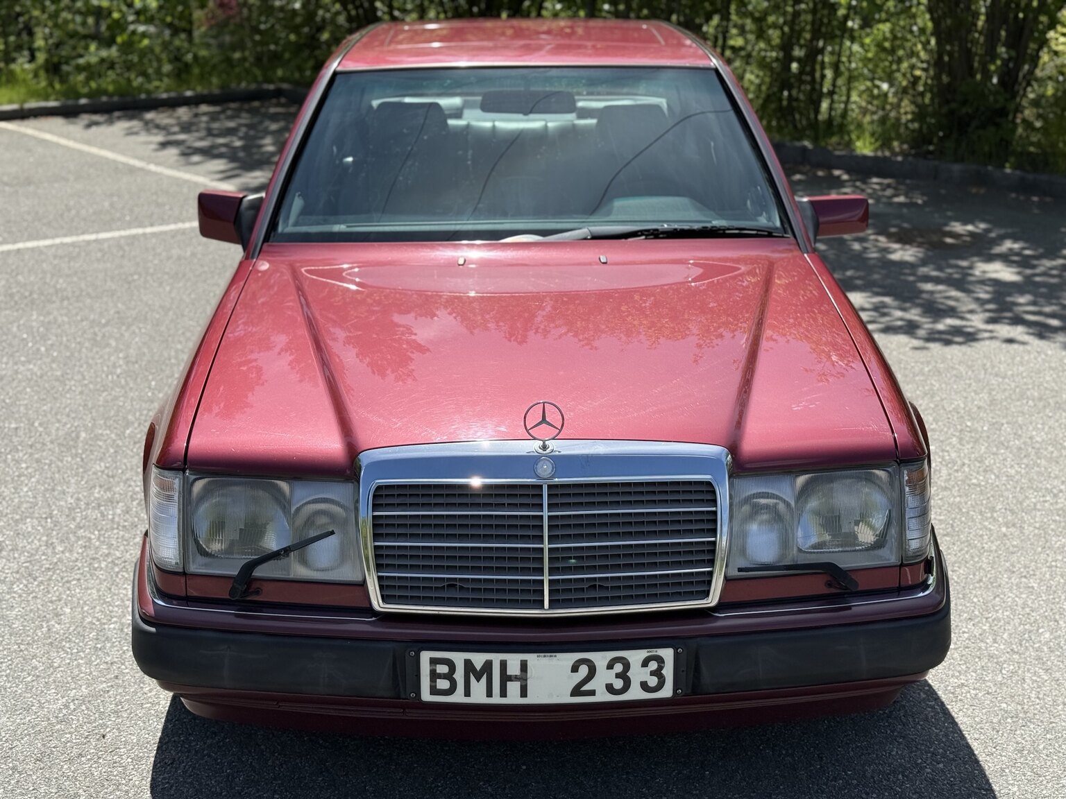 Exterior image of 1991 Mercedes-Benz 300 E-24