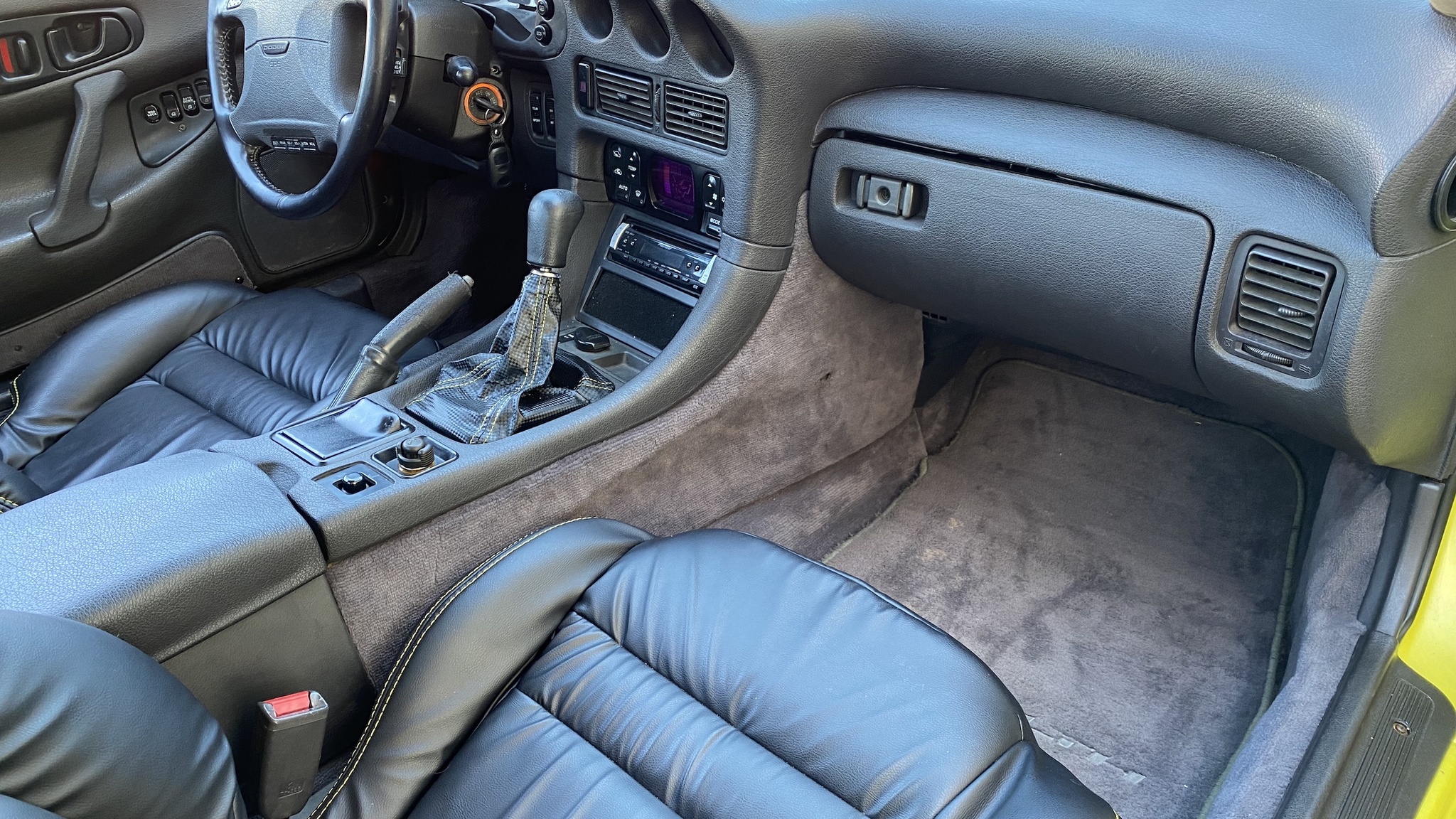 Interior image of 1992 Dodge Stealth (21)