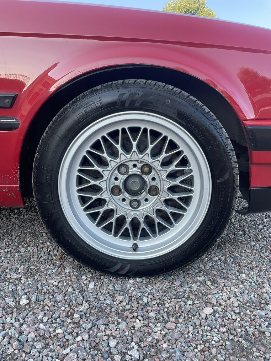 Exteriörbild på 1987 BMW 320i