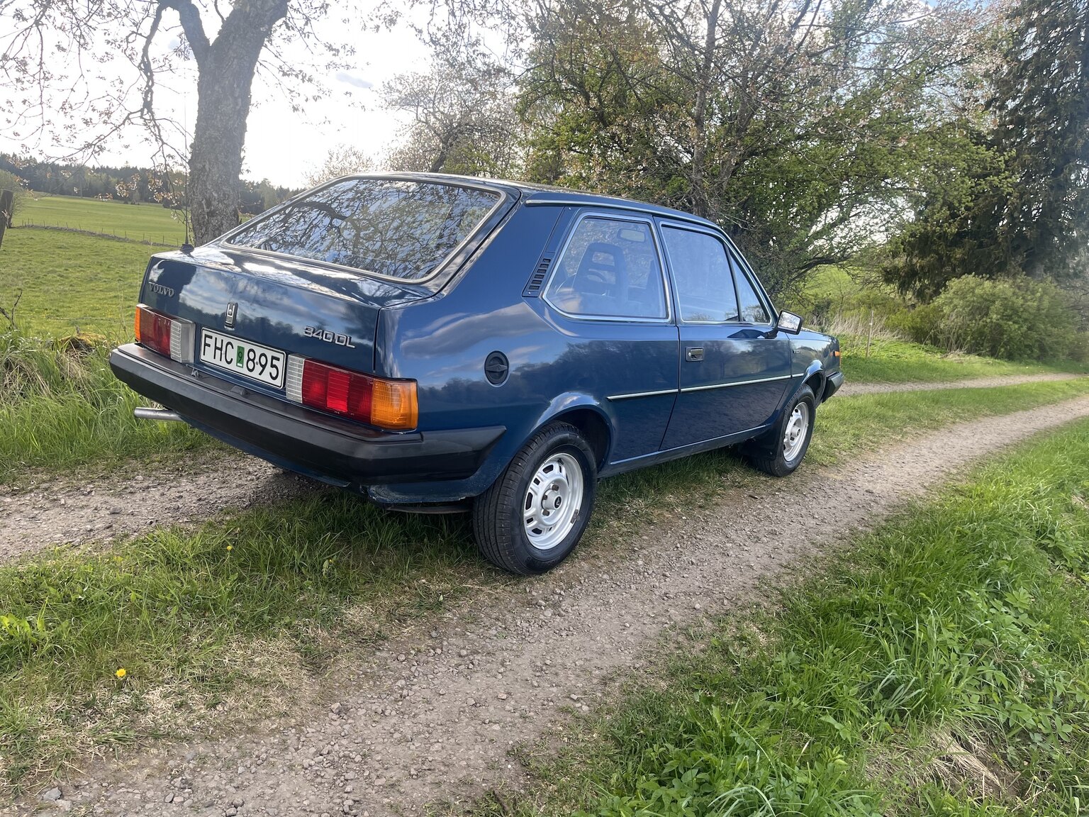 Exterior image of 1983 Volvo 340 (14)