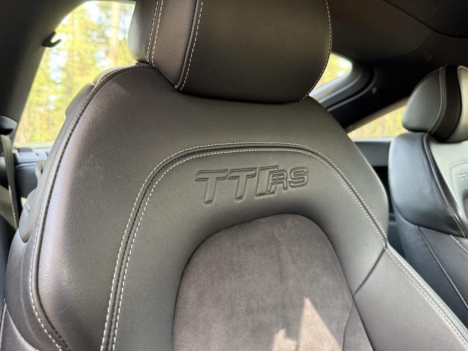Interior image of 2011 Audi TT RS Coupé