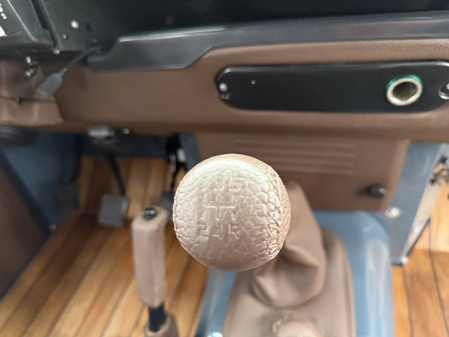 Interiörbild 2000 Land Rover Defender 110 C (19)