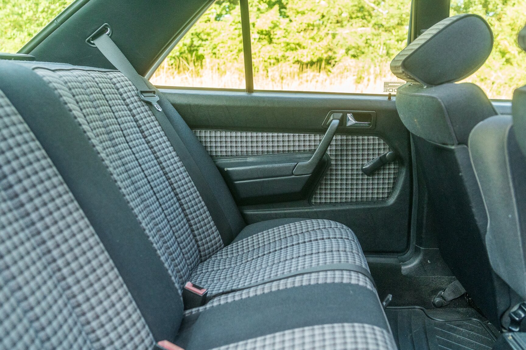 Interiörbild 1992 Mercedes-Benz 190E "No Reserve Auction"