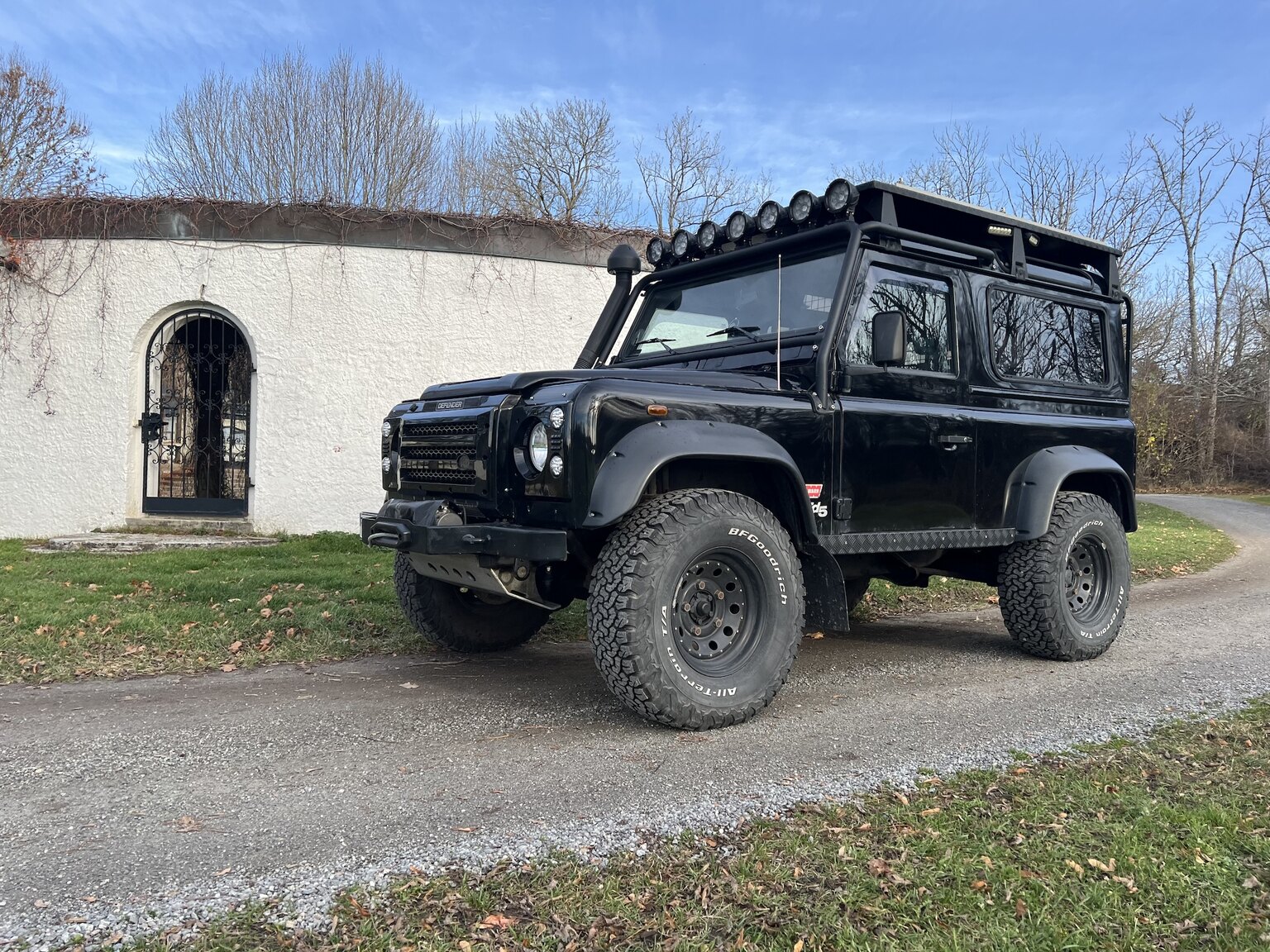 Exterior image of 2002 Land Rover Defender 90 2.5 Td5