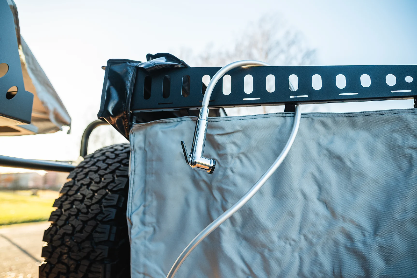 Exterior image of 2025 Northea Trailer Expedition Crawler 458i Offgrid-Camper (83)