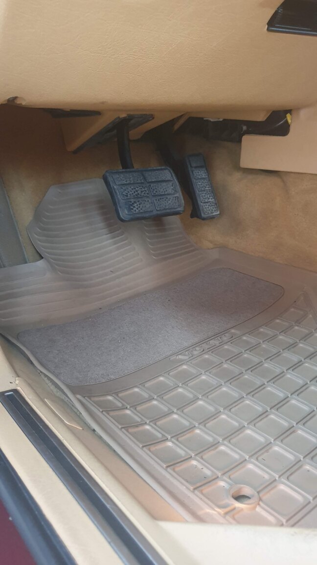 Interiörbild 1990 Volvo 780 Bertone