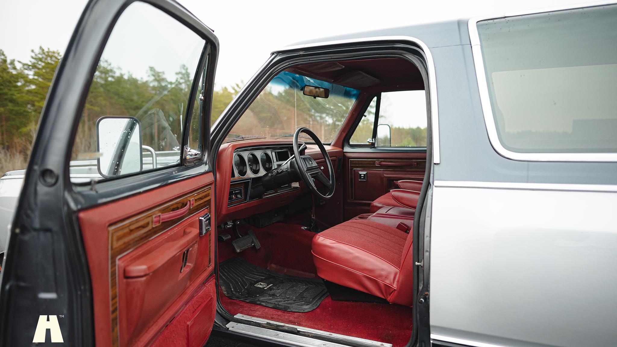 Interior image of 1986 Dodge Ramcharger