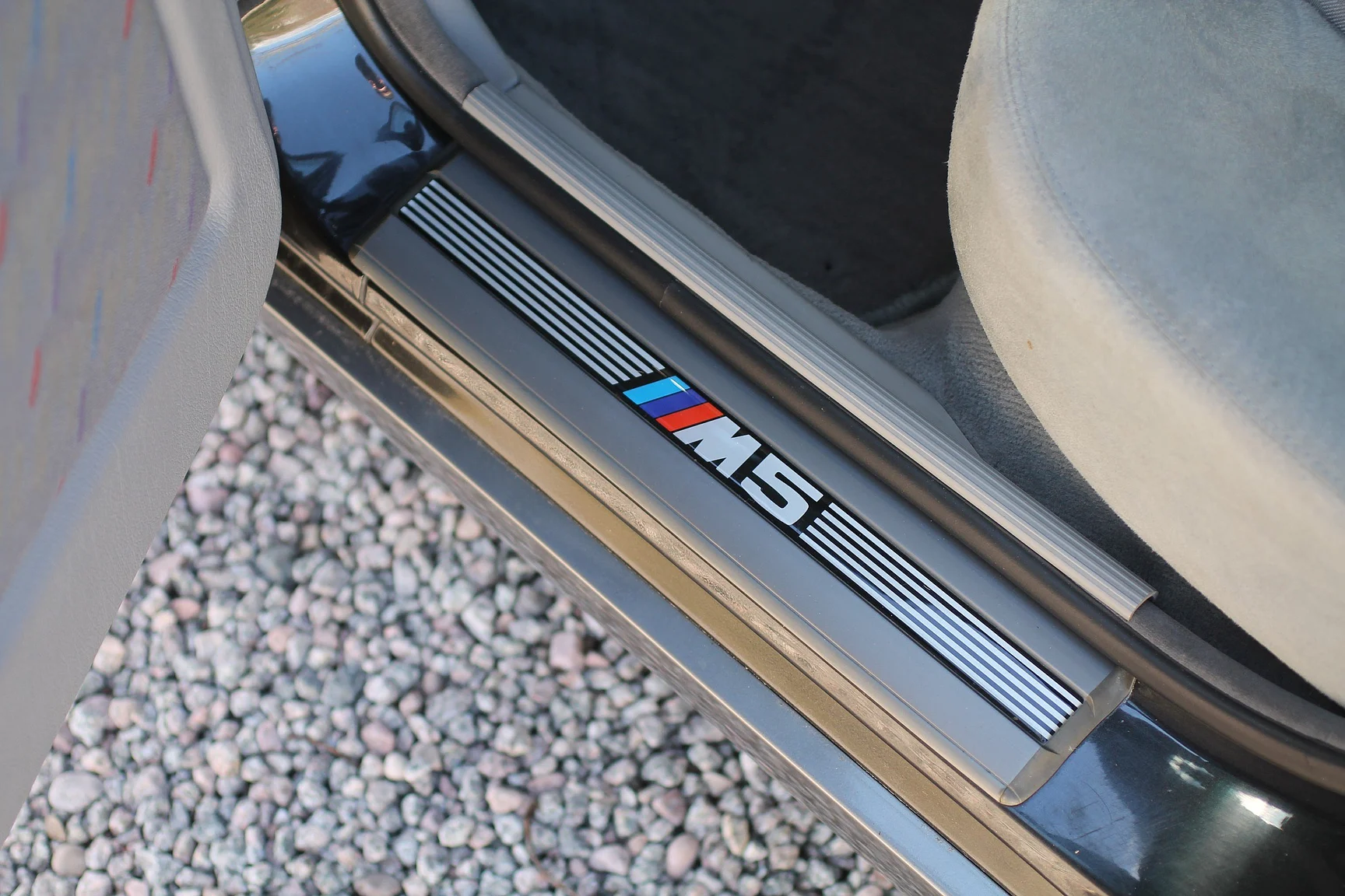 Interior image of 1993 BMW E34 M5 Touring  (31)