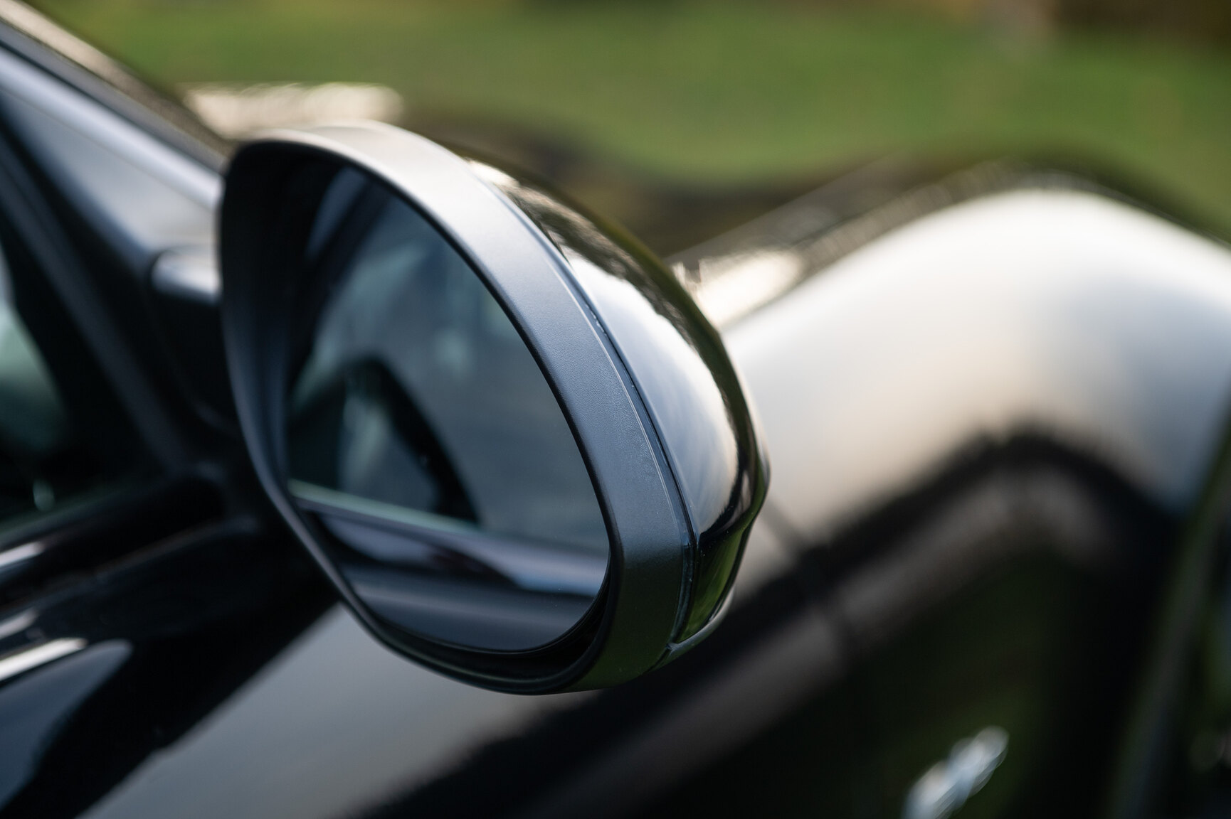 Exteriörbild på 2013 Fisker Karma ES