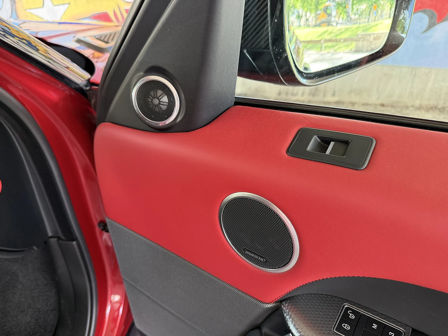 Interior image of 2017 Range Rover Sport SVR (73)