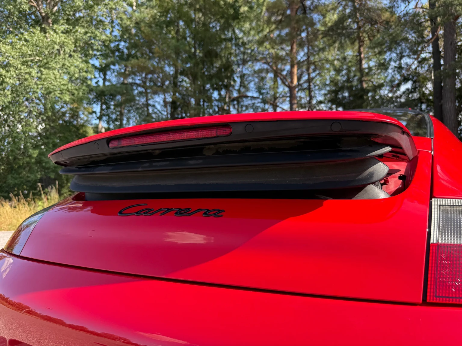 Exterior image of 1998 Porsche 911 Carrera (26)