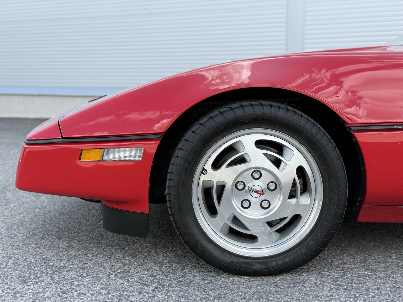 Exterior image of 1990 Chevrolet Corvette ZR-1 Targa