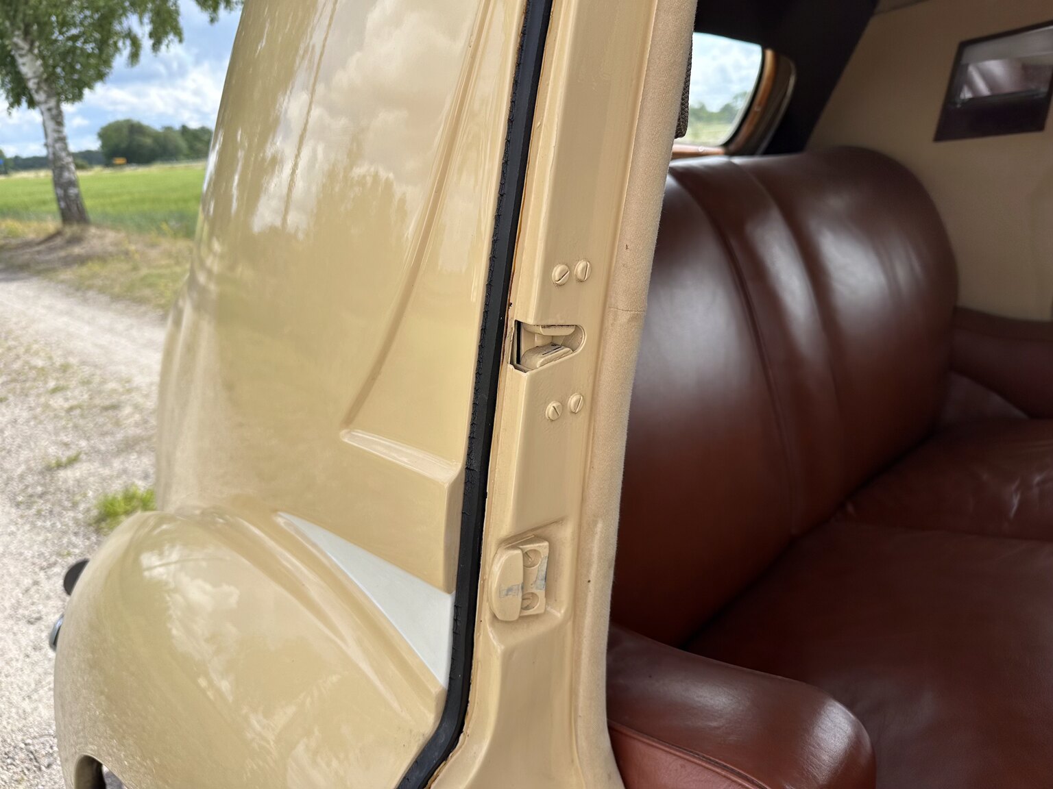 Interior image of 1947 Bentley Mark IV Sport Saloon