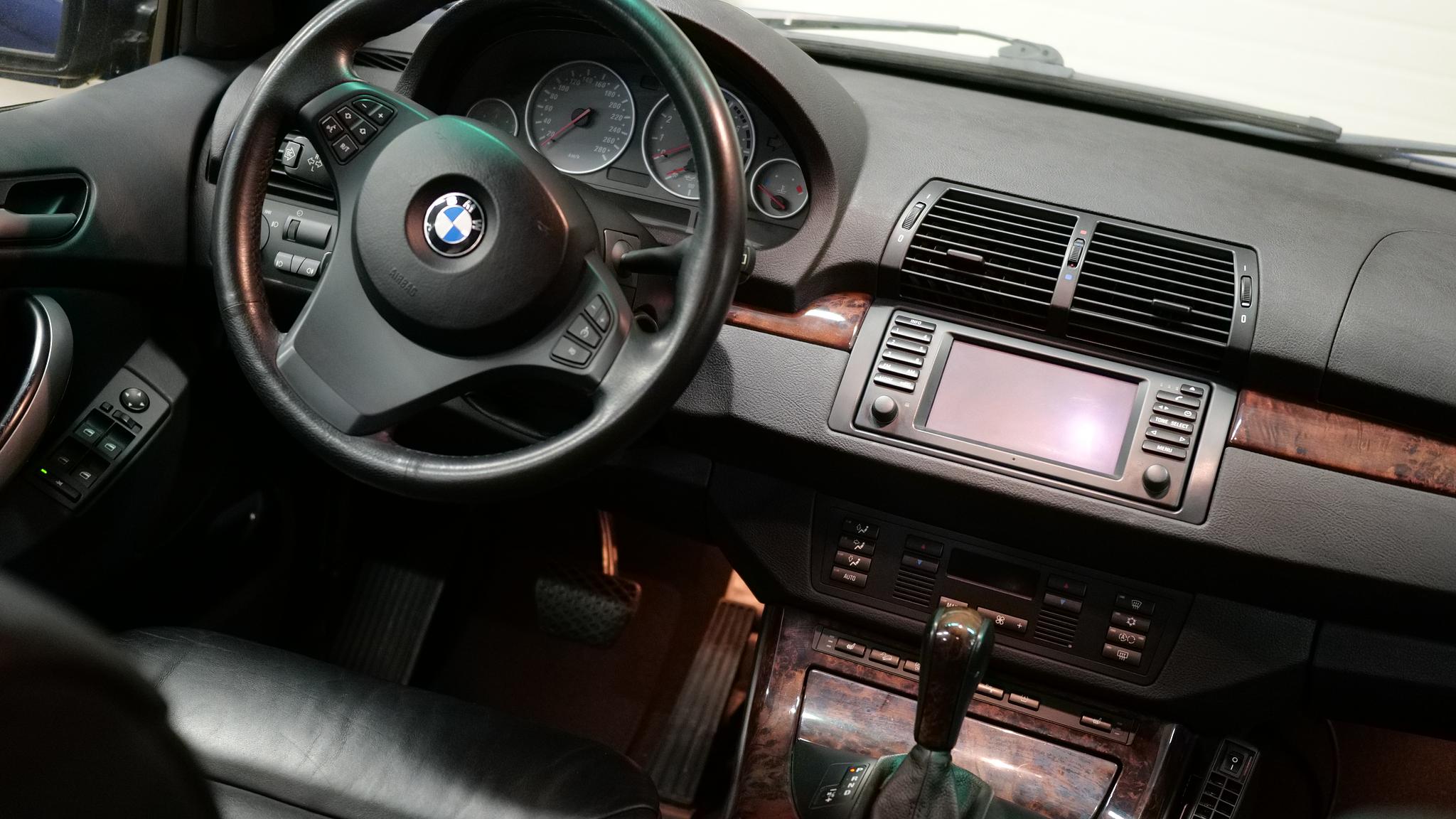 Interiörbild 2005 BMW X5 4,8IS (25)