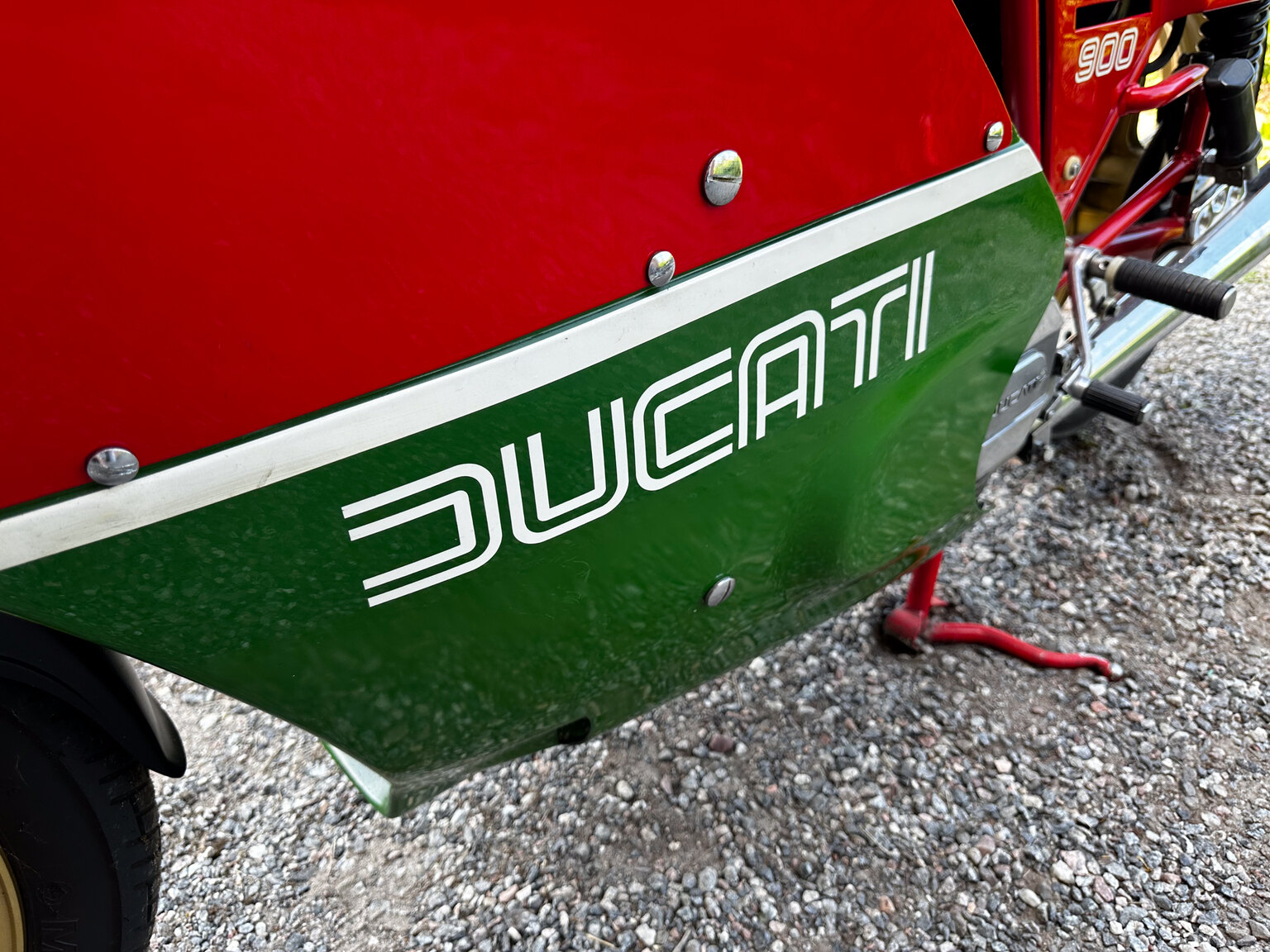 Exterior image of 1983 Ducati 900 Mike Hailwood Replica