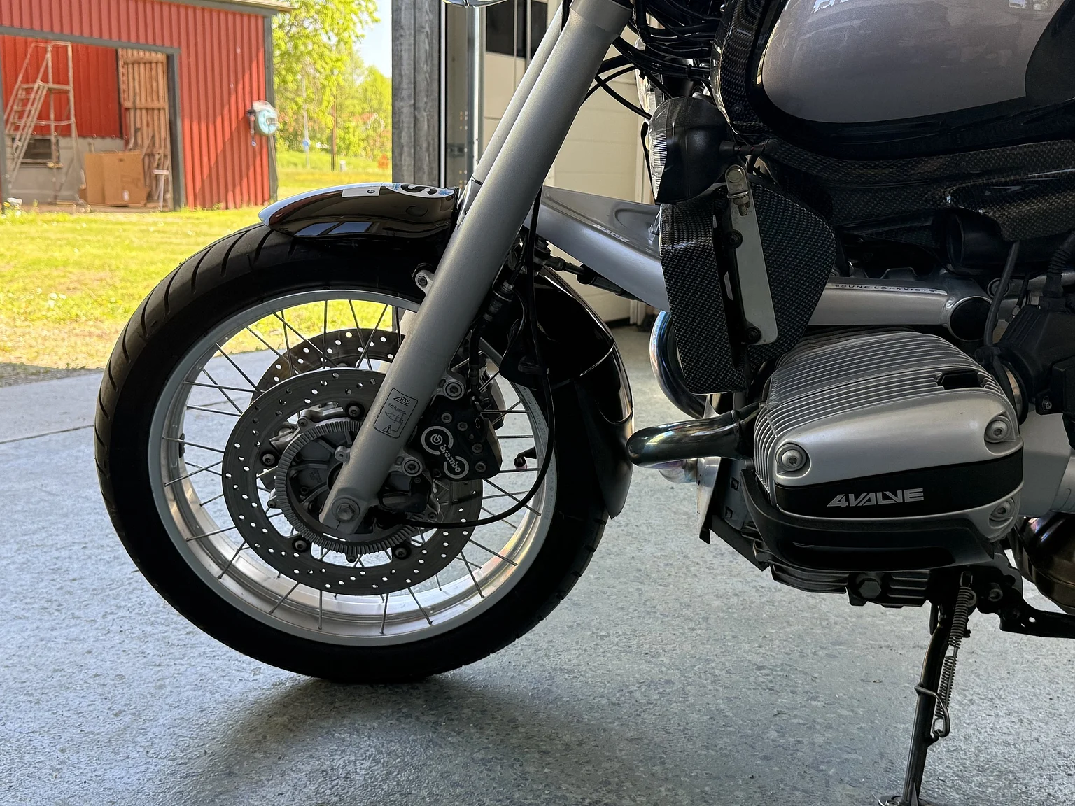 Exterior image of 1999 BMW Motorrad R 1100 R (65)