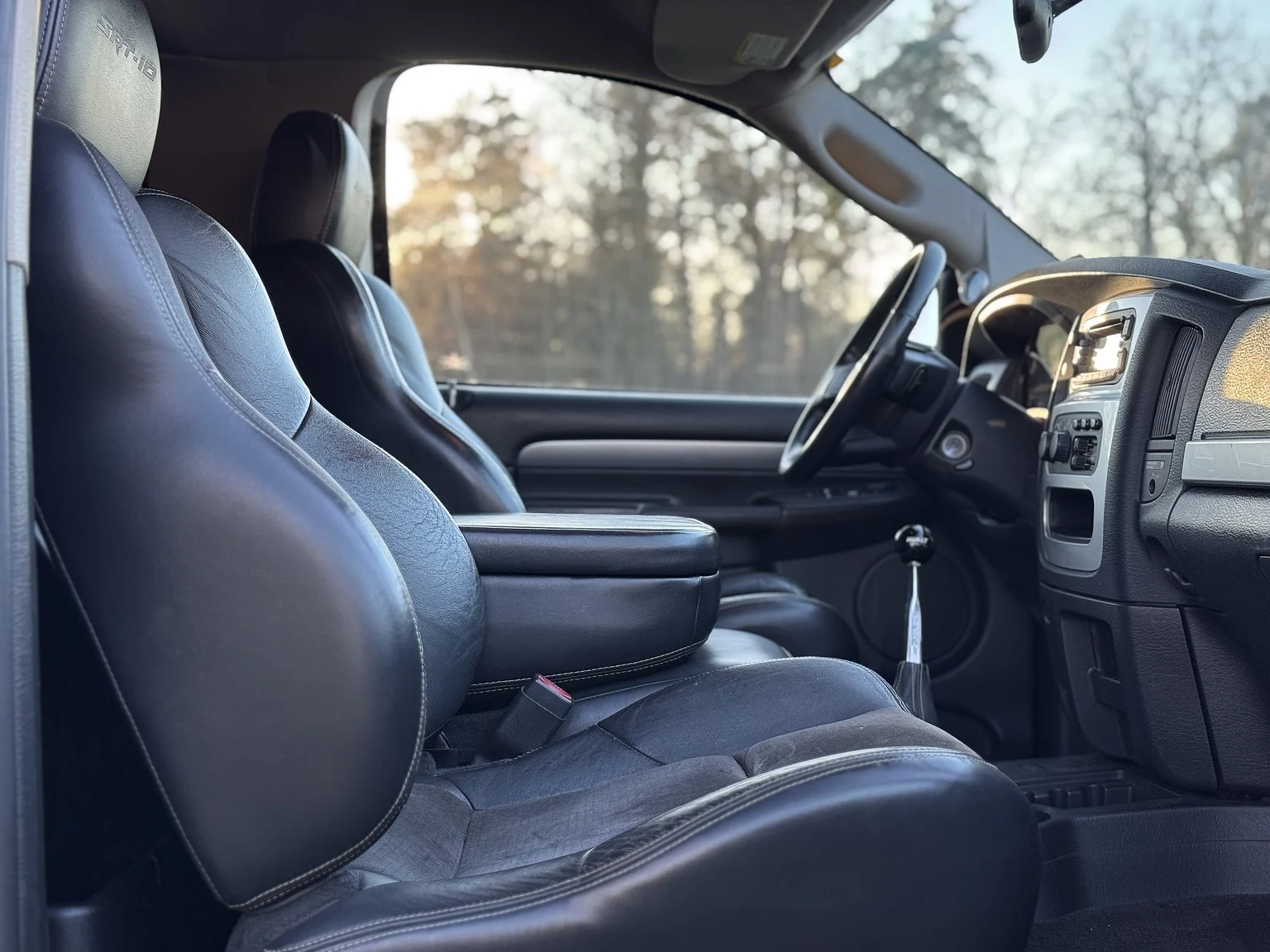 Interiörbild 2004 Dodge Ram SRT-10 (32)