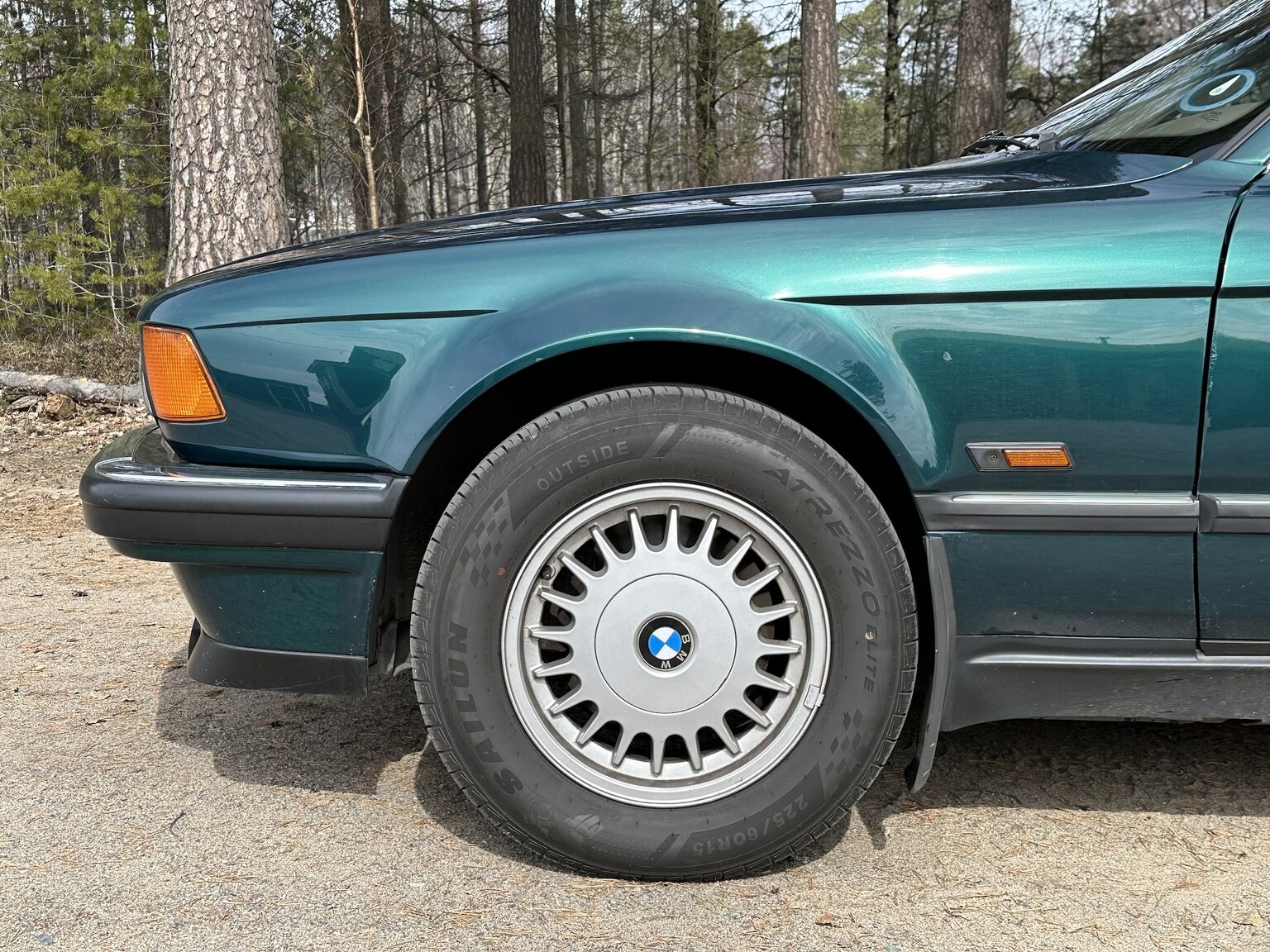 Exterior image of 1992 BMW 740iA
