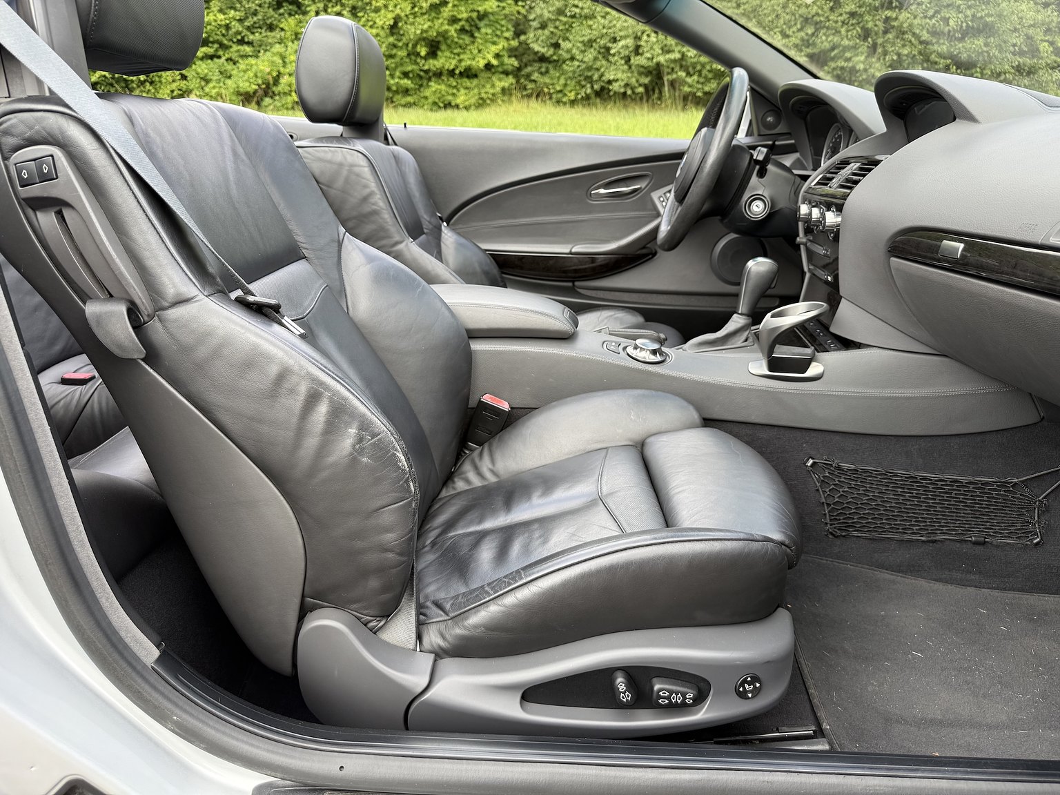 Interior image of 2004 BMW 645Ci Convertible