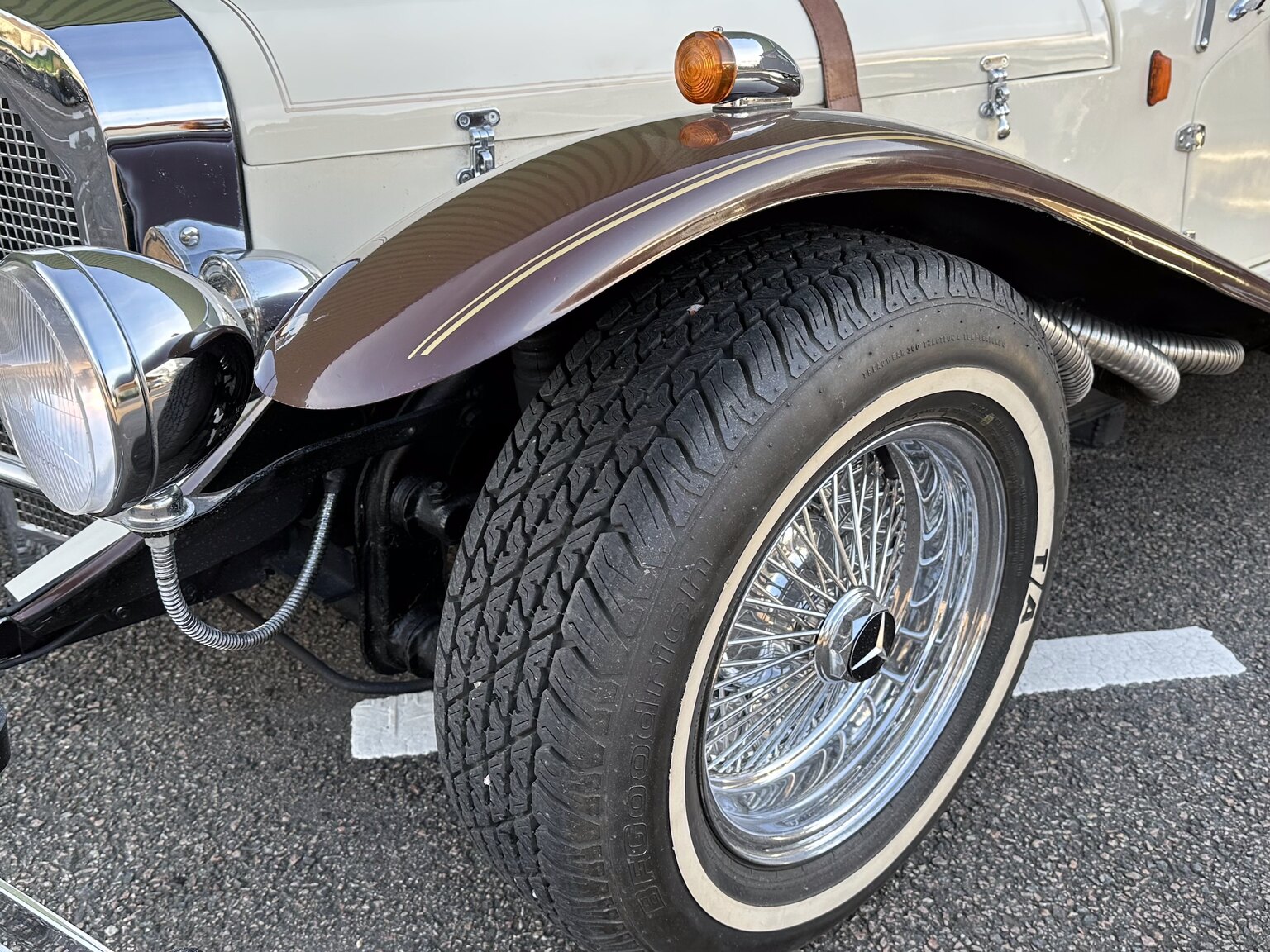 Exteriörbild på 1971 MB Gazelle