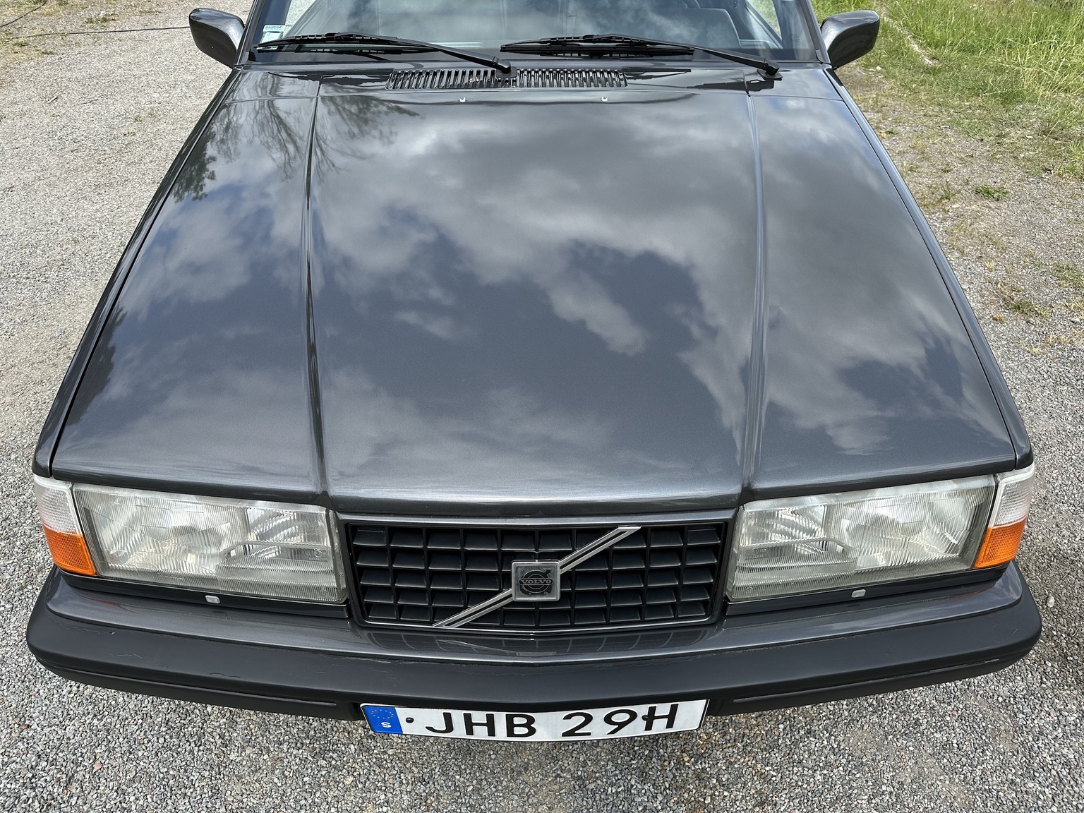 Exterior image of 1990 Volvo 740 Turbo 16s