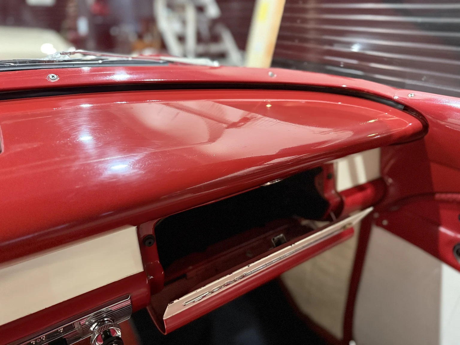 Innenraumfoto von 1956 Ford Fairlane Sunliner V8 5.1 (26)