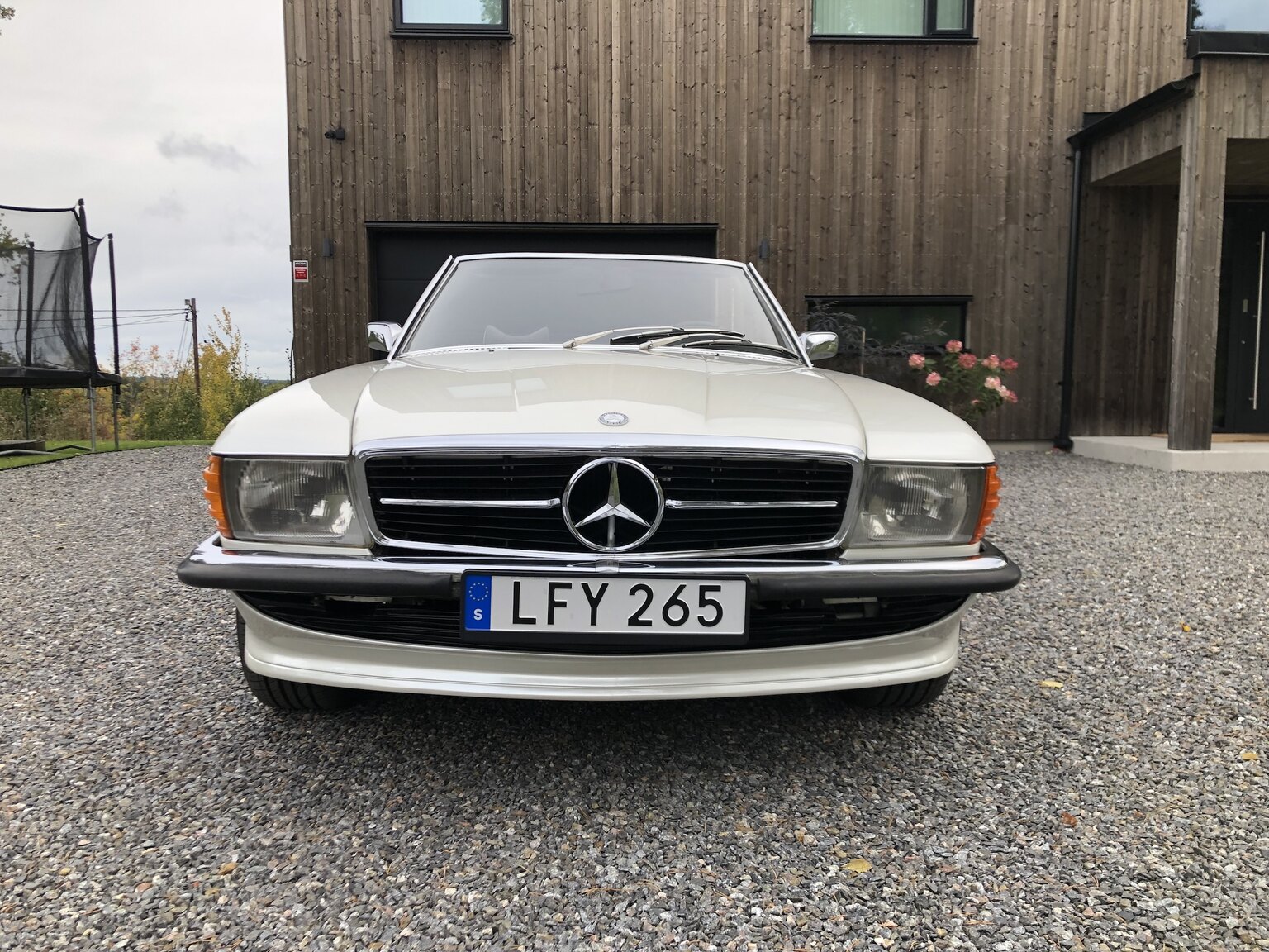Exteriörbild på 1972 Mercedes-Benz 350 SL