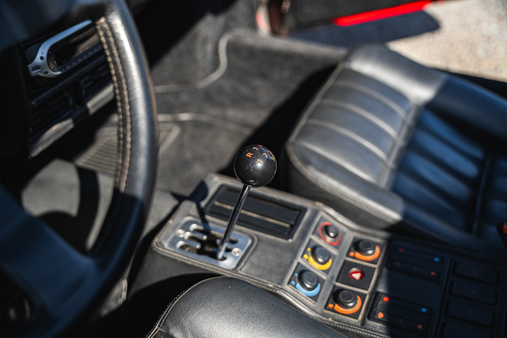 Interiörbild 1989 Ferrari 328 GTS