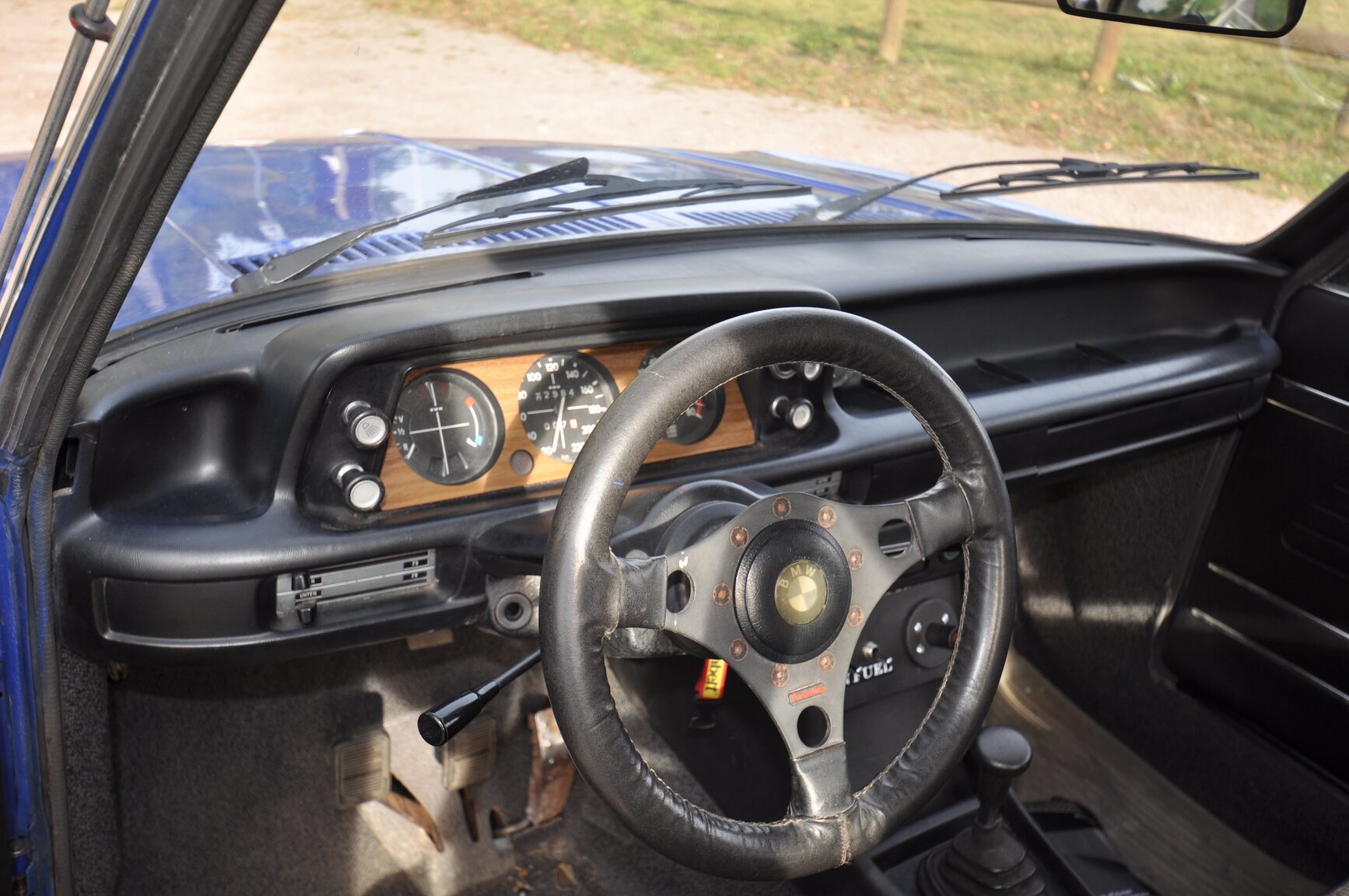 Interiörbild 1975 BMW 2002 Tii
