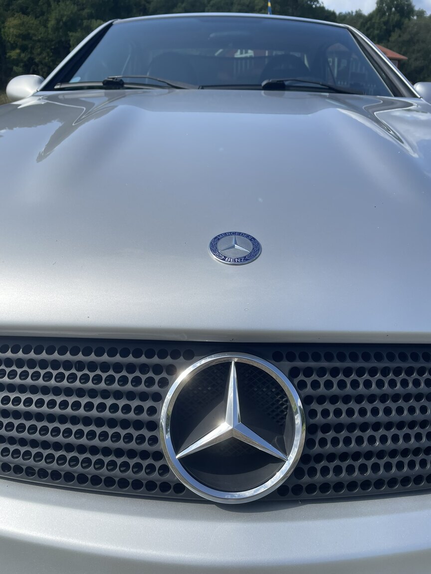 Exterior image of 1998 1998 MERCEDES BENZ SLK 230 