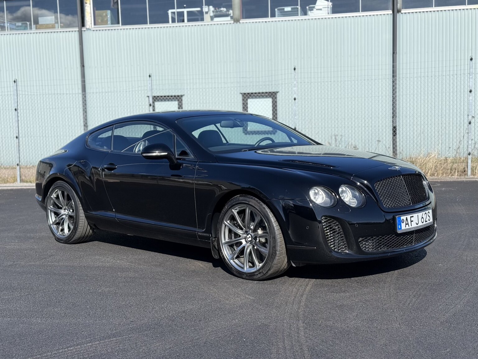 Exteriörbild på 2011 Bentley Continental Supersports