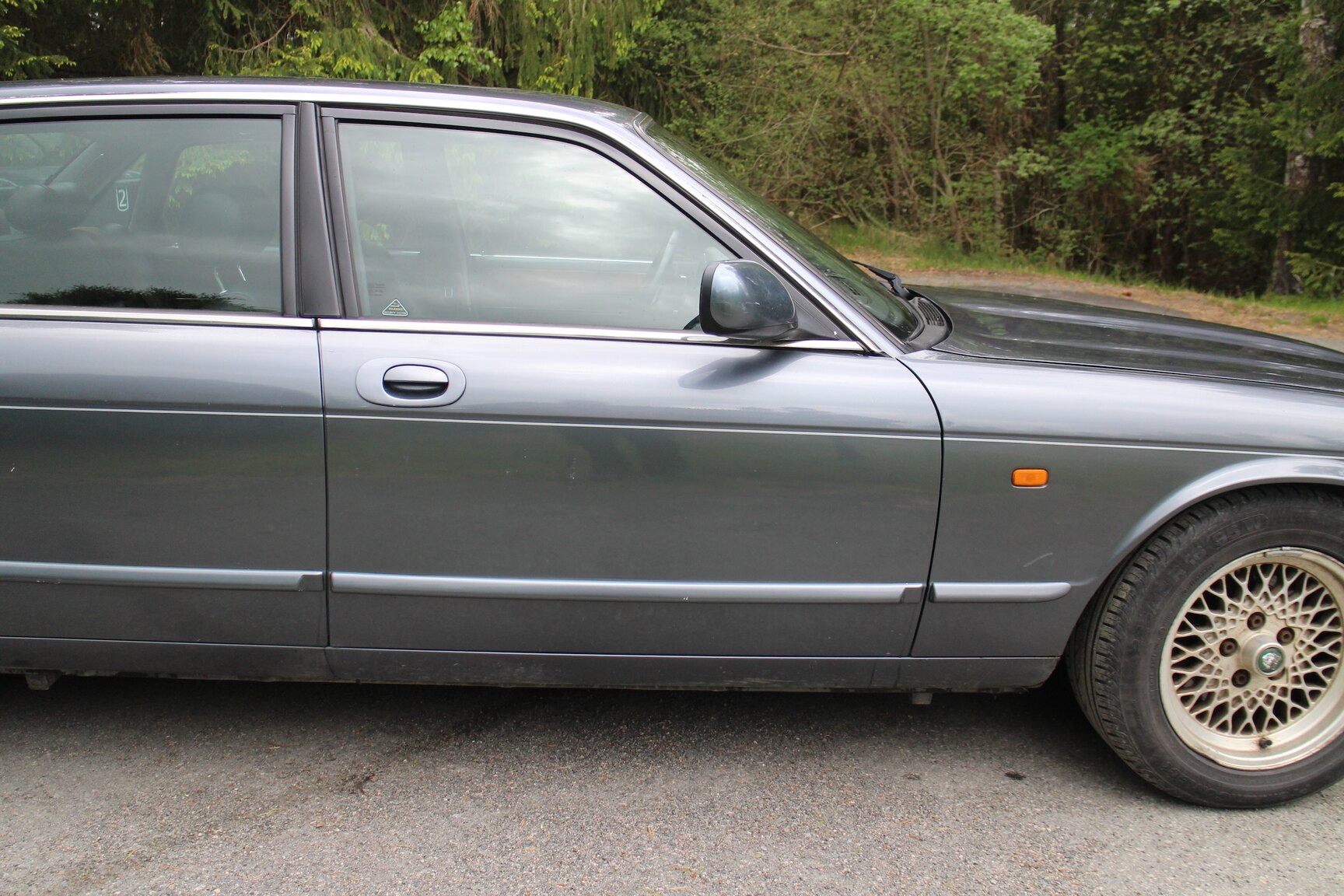 Exterior image of 1997 Jaguar XJ6 3.2