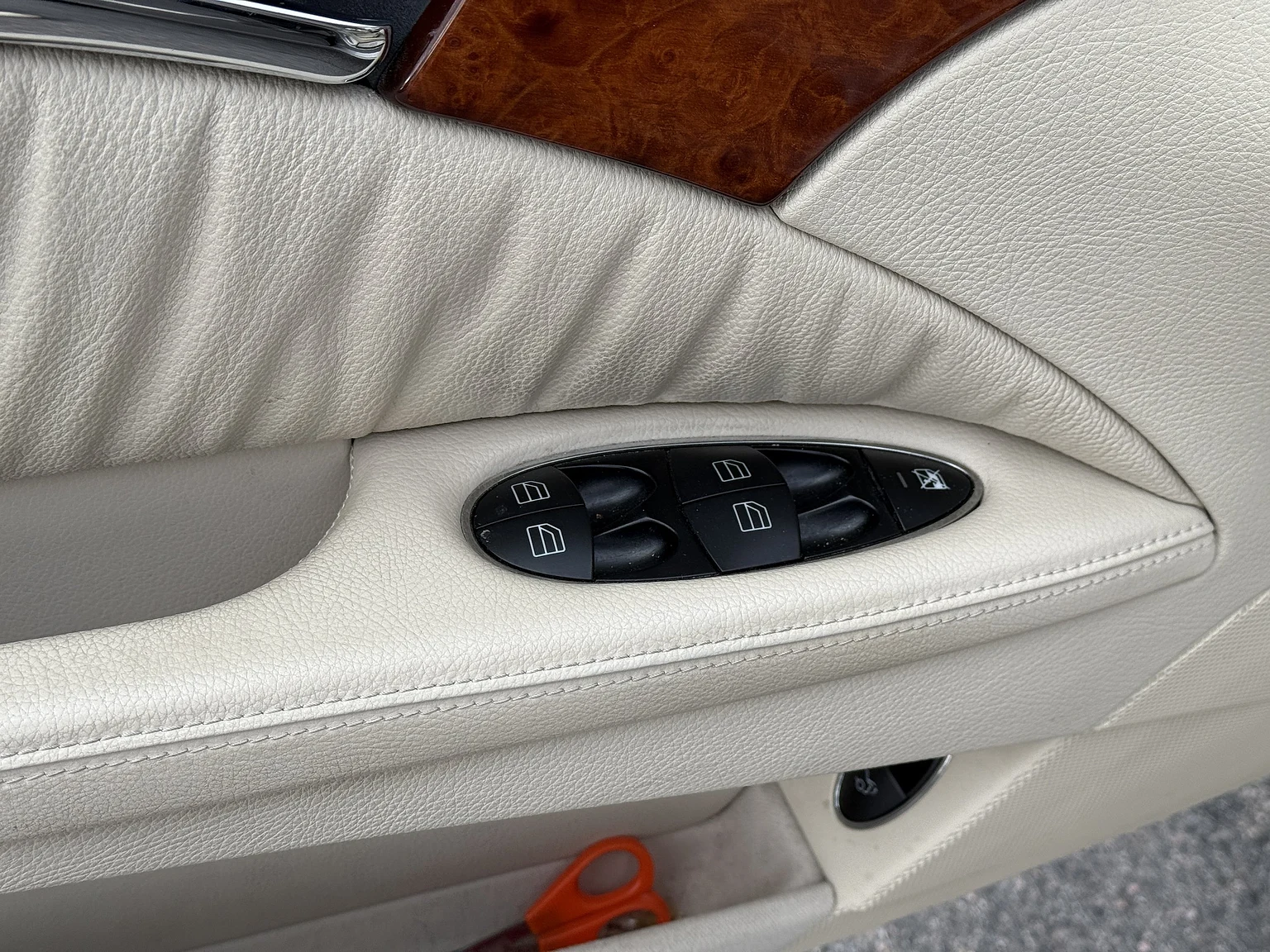 Interiörbild 2004 Mercedes-Benz E 500 7G-Tronic (17)