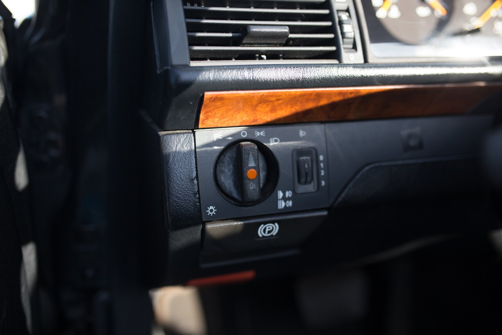 Interior image of 1993 Mercedes-Benz 300 CE-24 Cabriolet