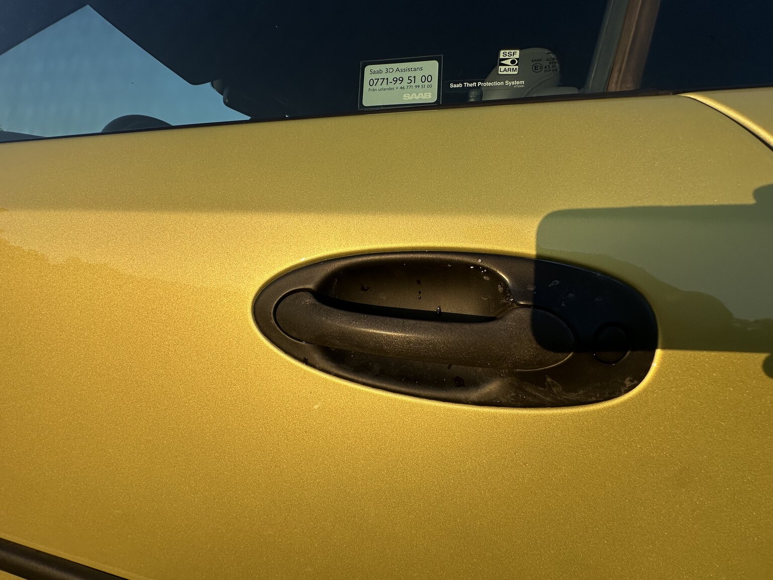 Exterior image of 2004 SAAB 9.3 Aero Convertible 2.0T